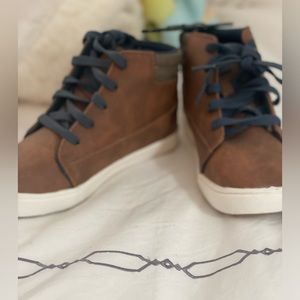 NWOT brown boots